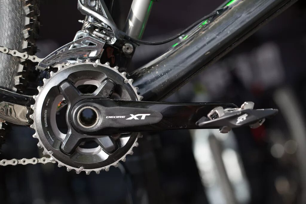 Как настроить передний переключатель скоростей на велосипеде. Shimano m8000 система. Shimano Deore XT m8000 втулки. Shimano m8000 MD. Переключатель Shimano Deore XT.