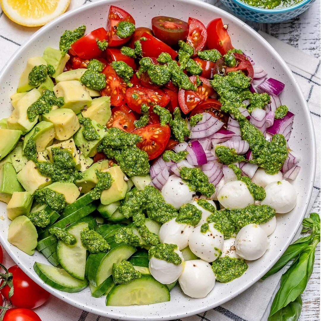 семга с авокадо. авокадо с тунцом. салат авокадо манго огурец. салат авокадо праздничный рецепт. салат шпинат авокадо черри.