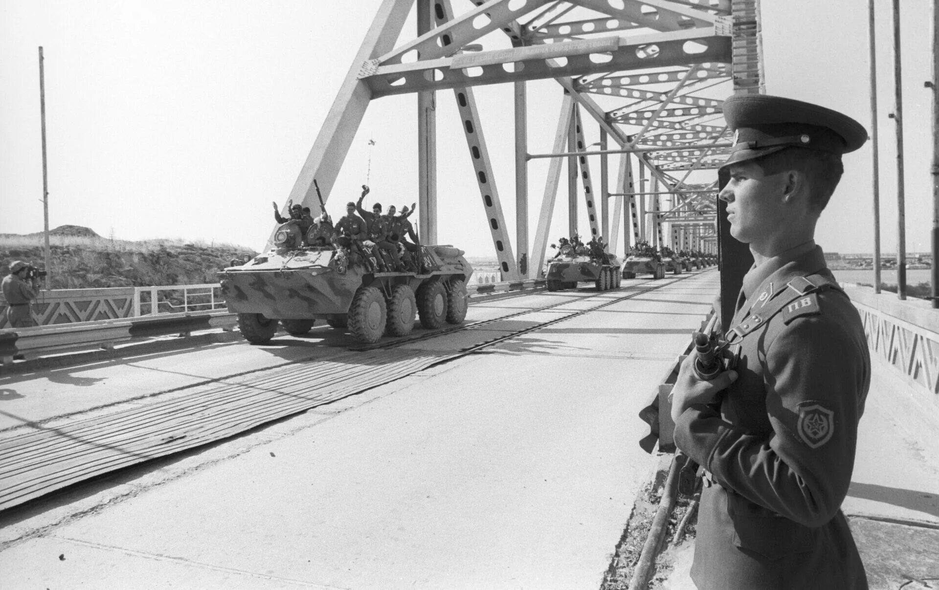 Мост Хайратон Термез. Мост дружбы Афганистан 1989. Термез Афганистан. Мост Хайратон Афганистан. Войска ссср выводят из афганистана