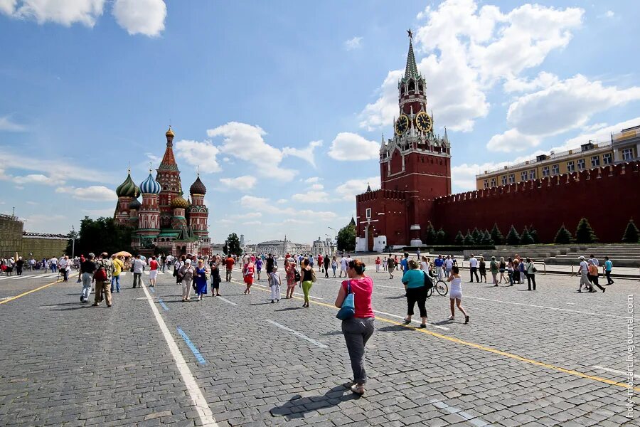 Москва 2012 год фото. Москва 2012 год. Большой каменный мост, москва, берсеневская набережная. Митинг на манежной площади 2010. Москва 2012 кремля.