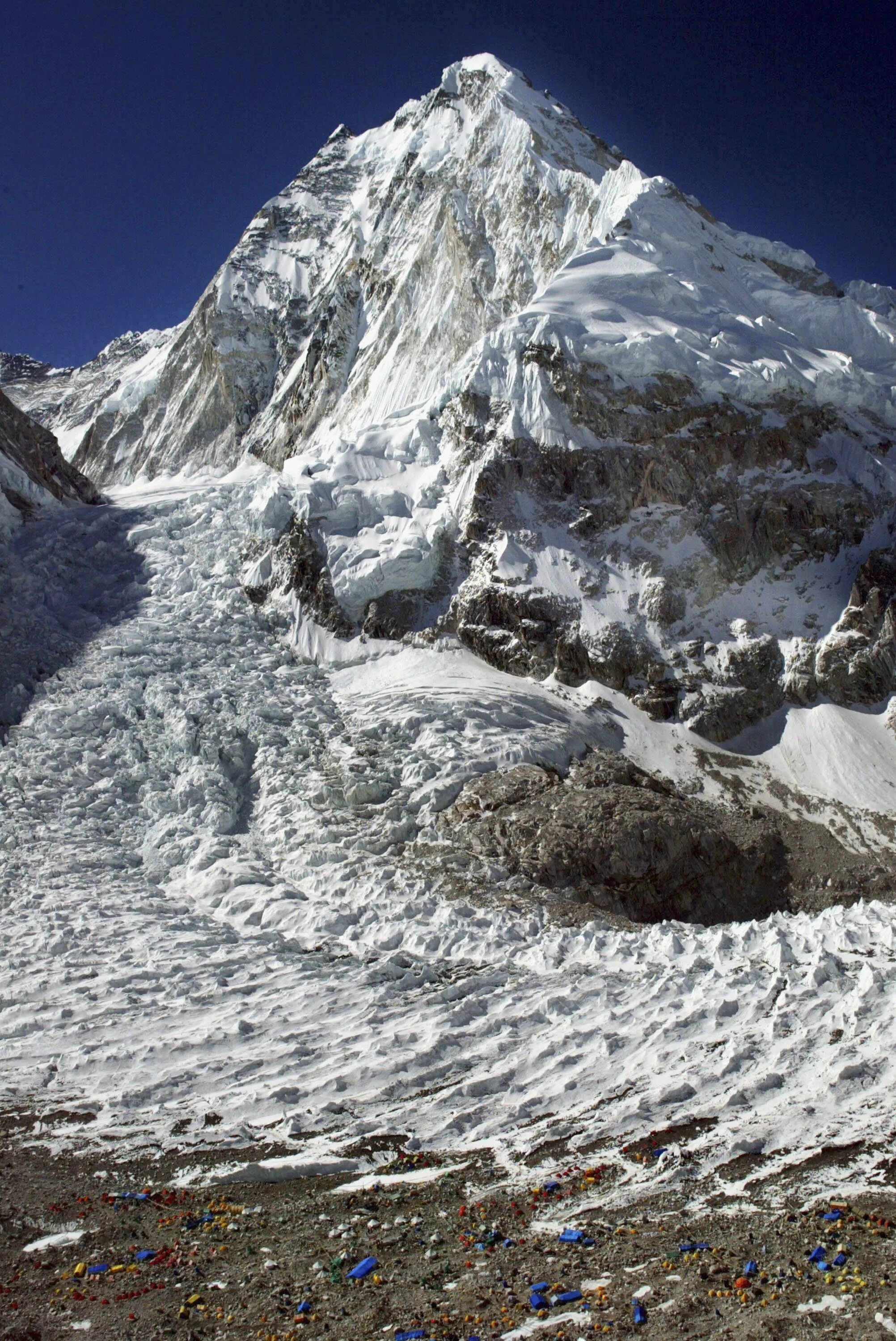 Где самая высокая гора эверест. Гималаи Эверест Джомолунгма. Вершины: гора Джомолунгма (Эверест),. Гора Эверест 8848 м. Эверест джамалумба.