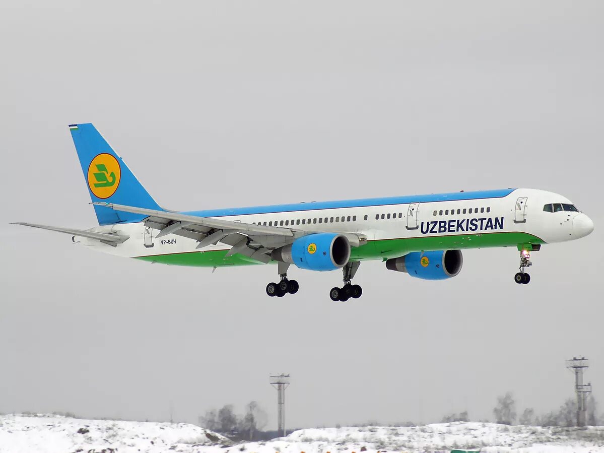Boeing 787-8 uzbekistan airways. Боинг 787 uzbekistan airways. Uzbekistan airways боинг. Boeing 787 dreamliner uzbekistan airways. Узбекский боинг.