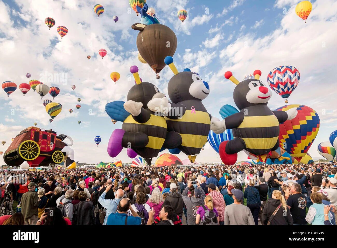 Центр воздушных шаров. Albuquerque International Balloon Fiesta фестиваль. Фестиваль воздушных шаров в Альбукерке. Альбукерка фестиваль шаров. Фестиваль воздушных шаров Америка Нью джерси.