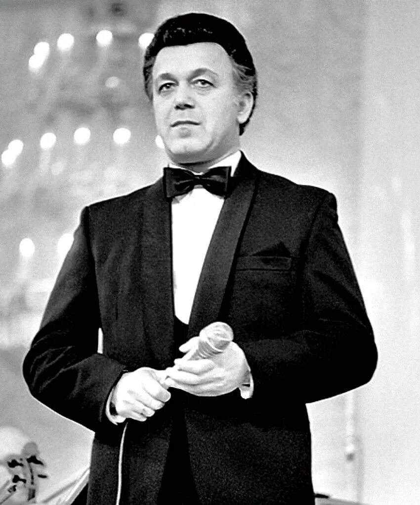 советские певцы. советский певец эдуард хиль. имена советских певцов. имена советских певцов. евгений григорьевич мартынов.