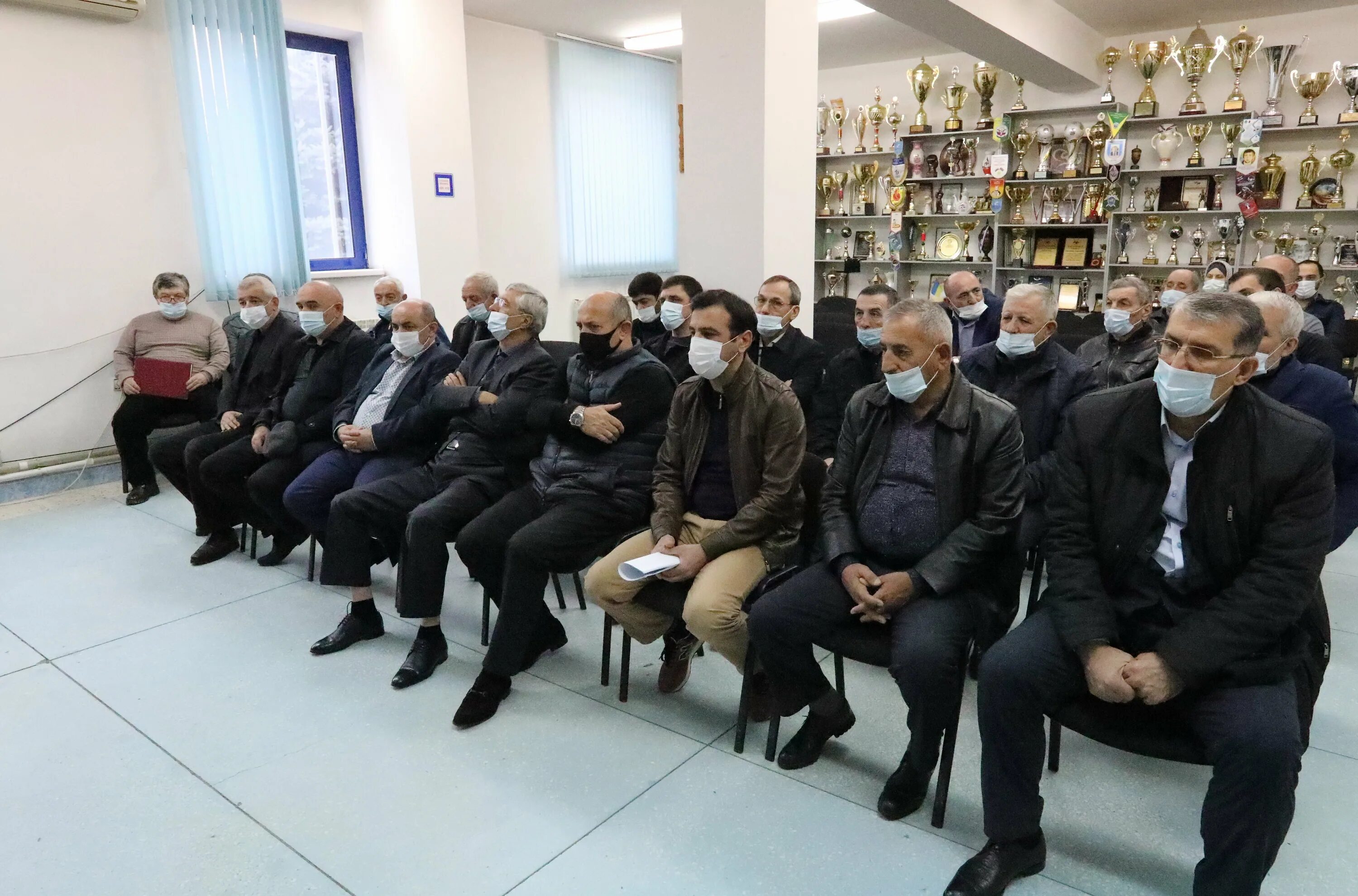 Махачкалинское шоссе д. Хасавюрт 3. Ул привокзальная 3 хасавюрт. Начальник сизо 3 хасавюрт. Хасавюрт митинг.