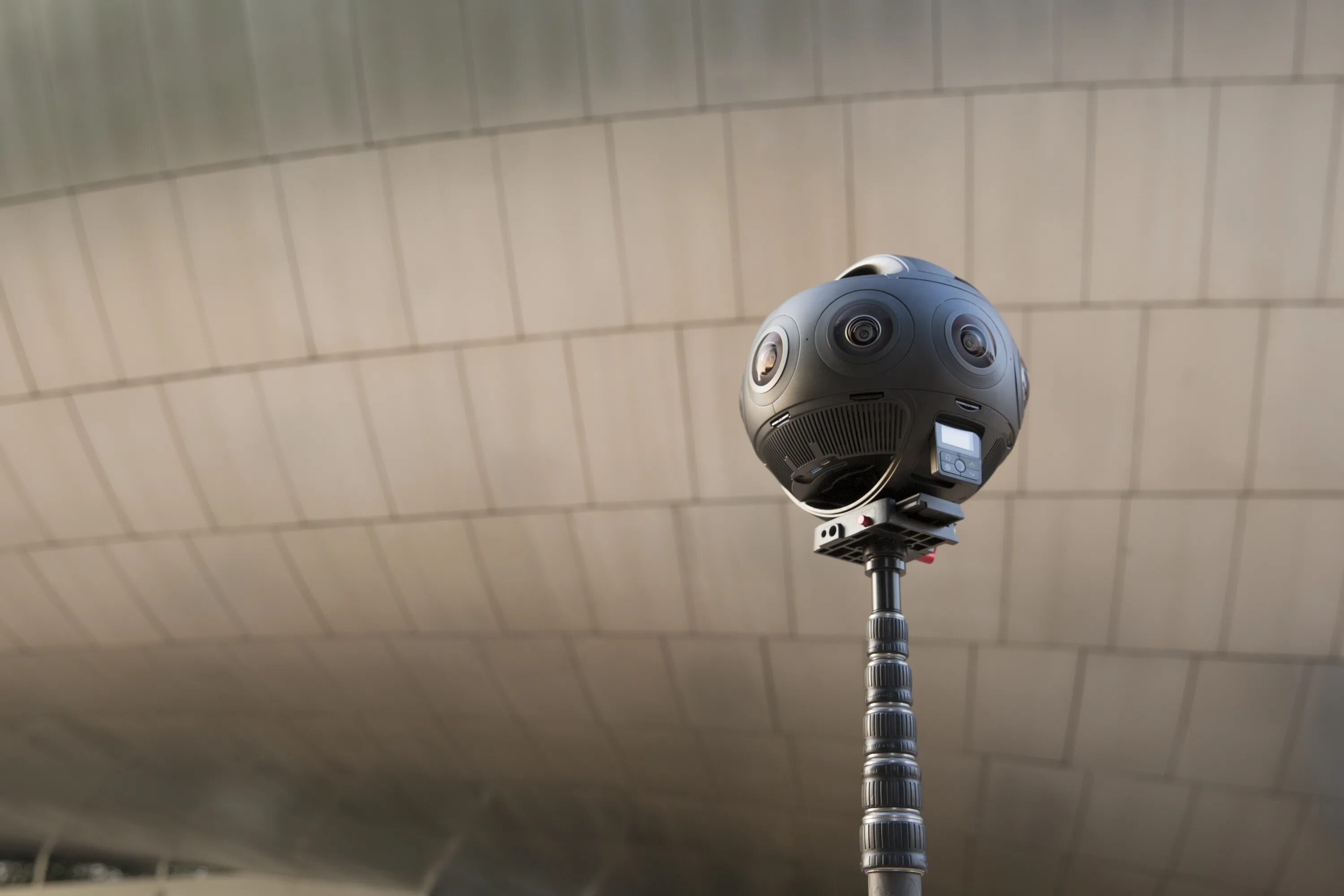 Новый камера титан. Insta360 Titan. Insta360 Titan 11k VR. Insta 360 Титан. Камера insta360 Titan для операций.