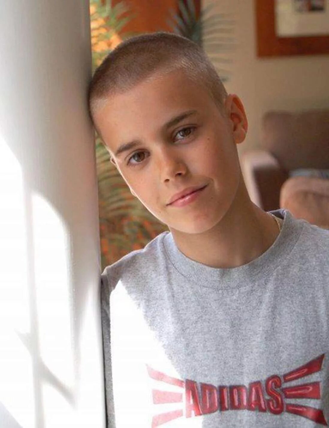 13 лет и 9 мужчин. Джастин Бибер в 13 лет. Justin Bieber 14 лет. Джастин Бибер в 12 лет. Джастин Бибер в 15.