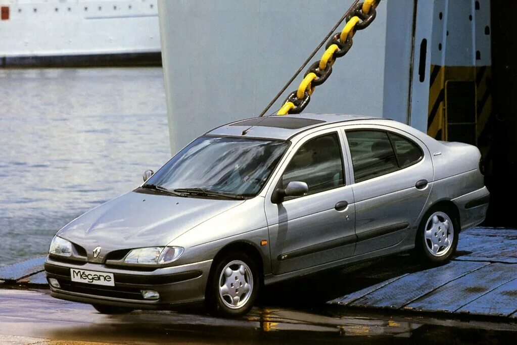 Меган 98 год. Renault Megane 1 поколение. Renault Megane 1 седан. Рено Меган седан 1999. Меган Рено 1996 седан.