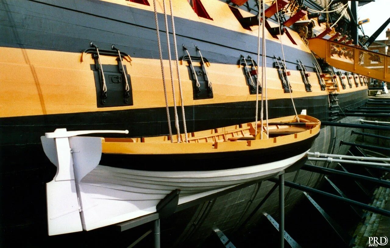 Спустил шлюпку. Баркасы HMS "Victory". Виктори корабль музей. HMS Victory музей. HMS Victory шлюпка.