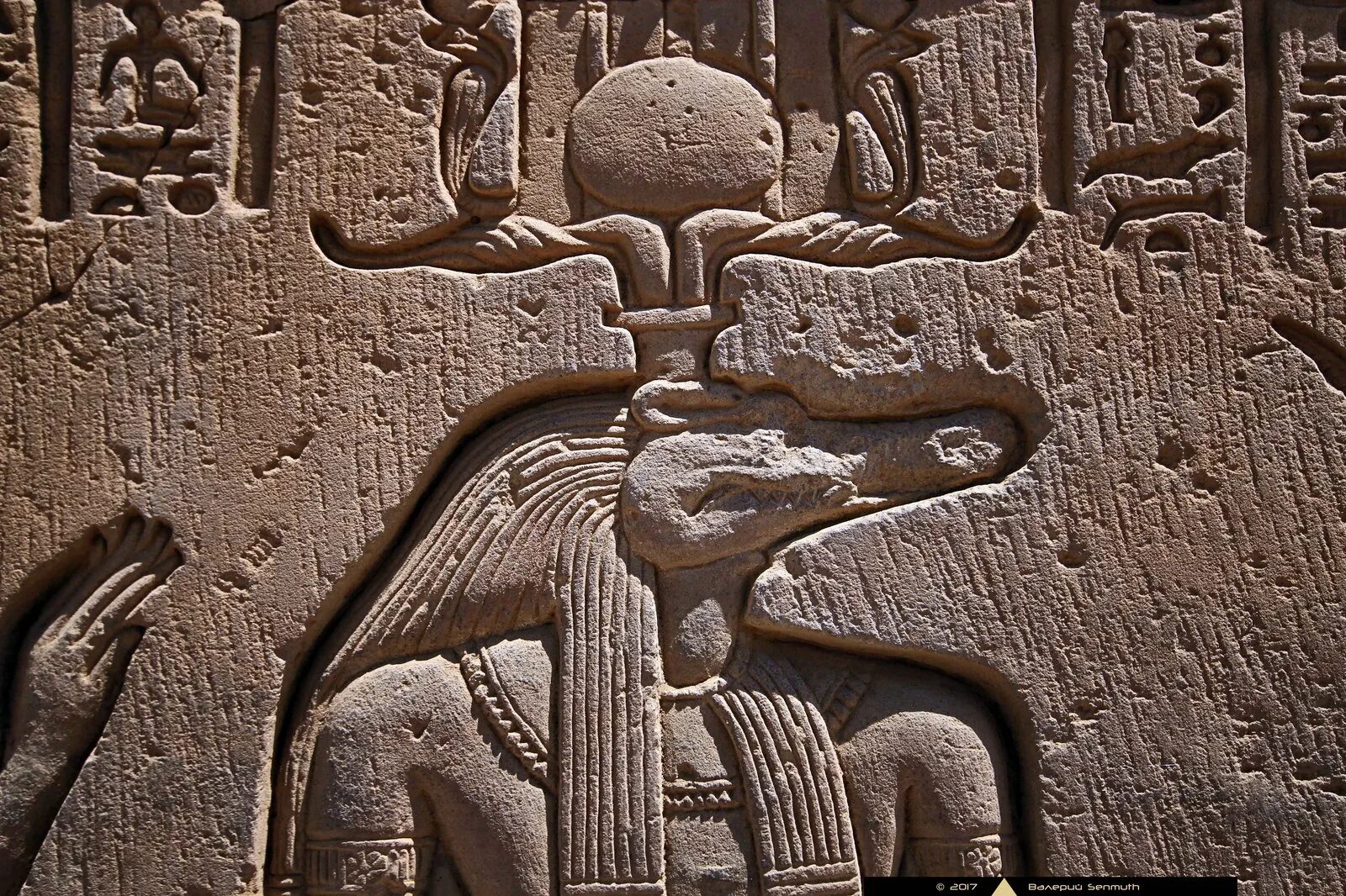 Ancient gods испытания. Храм Анубиса древний Египет. Храм Себека в Египте. Койланаглиф древний Египет. Контррельеф древний Египет.