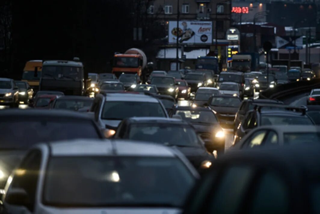 Движение открытые города. Автомобильная пробка. Ночные пробки в Москве. Красивая автомобильная пробка. Московские пробки.