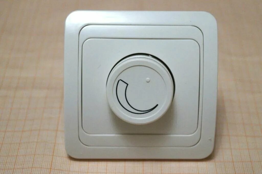 Светодиодный диммер 12в. Грунтовый светильник ahl 150. Диммер регулятор 24в. Анам легран диммер с выключателем. Выключатель реостат 220 вольт.