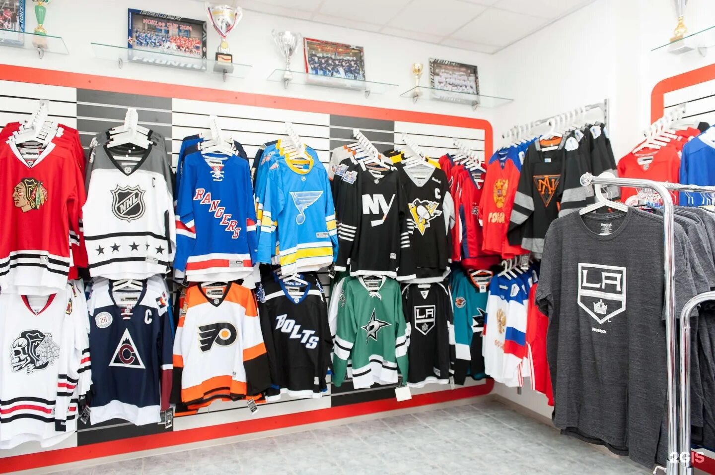 Атрибутика нн. Атрибутика нн. Хоккейная форма торпедо нижний новгород. Торпедо нижний новгород. Атрибутика хк.