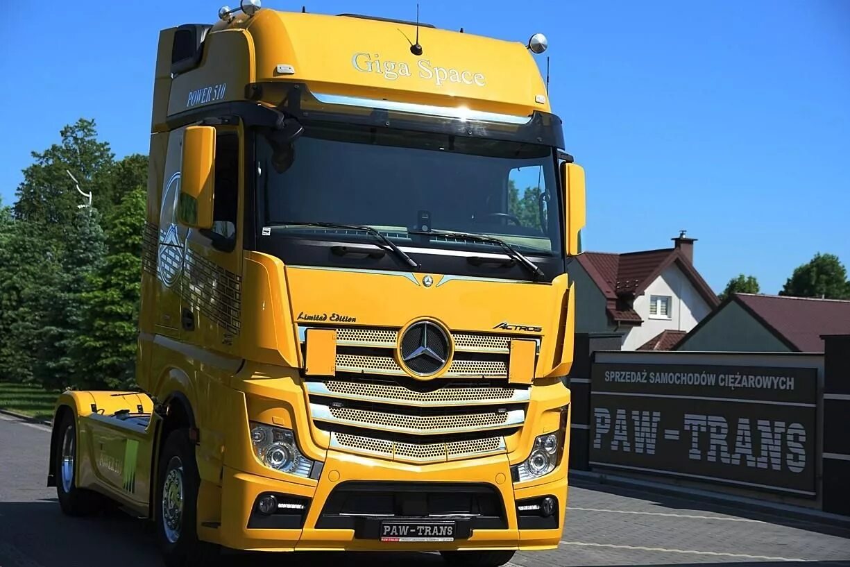 Купить новый немецкий. Мерседес Актрос евро 5. Мерседес евро 6. Actros Euro 6. Mercedes Benz Actros Euro 6.