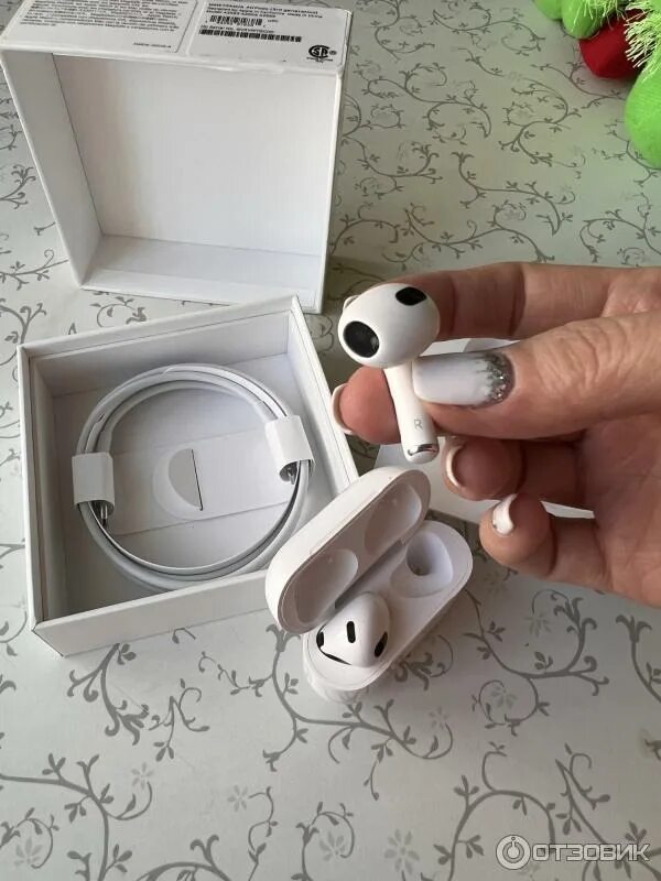 оригинальные наушники airpods 3. оригинальные наушники airpods 3. аирподс 2 поколения. оригинальные наушники airpods 3. наушники 3 поколения airpods сзади.