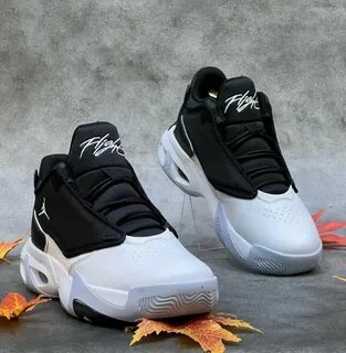 Nike max aura 4