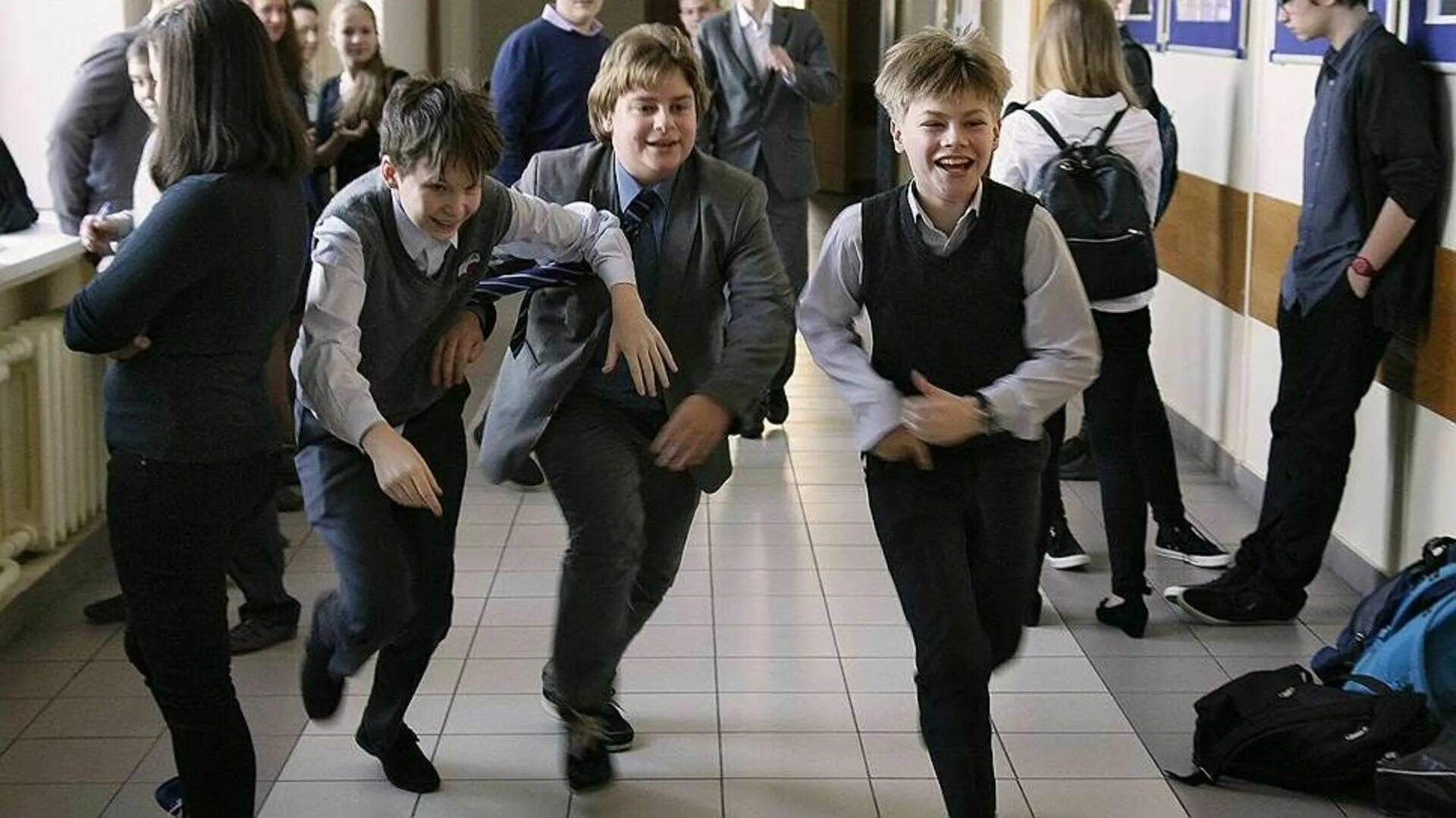 Всем выйти из класса тема