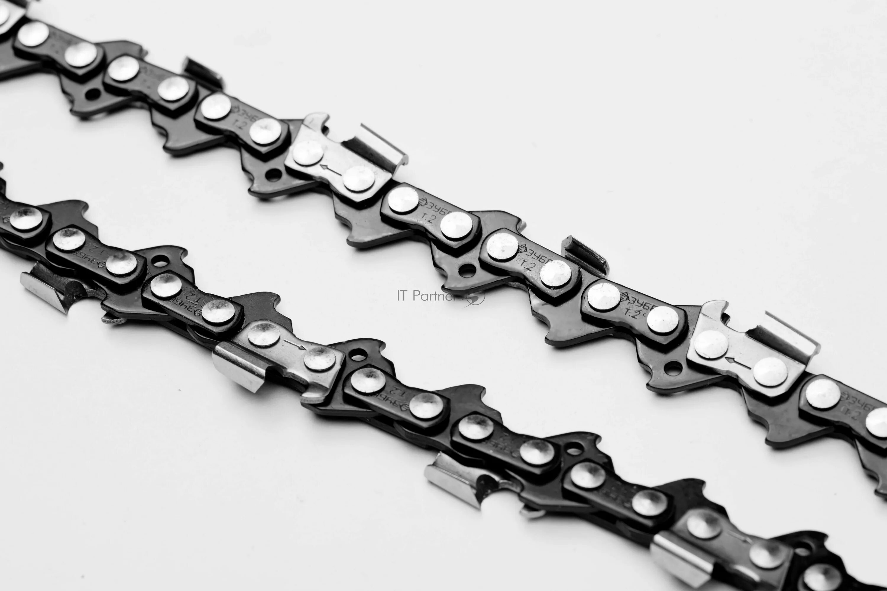 Цепь maxcut 21lv-72e, 0,325 1,5 72 звена (блистер). Цепь пильная rezer 15". Цепь oregon 21lpx072x. Цепь oregon 91p055e. Пильные цепи и шины.