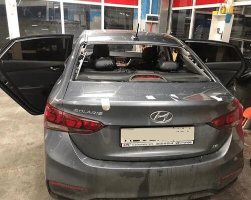 Как снять заднее стекло хендай солярис Removing glass rear door Hyundai Solaris