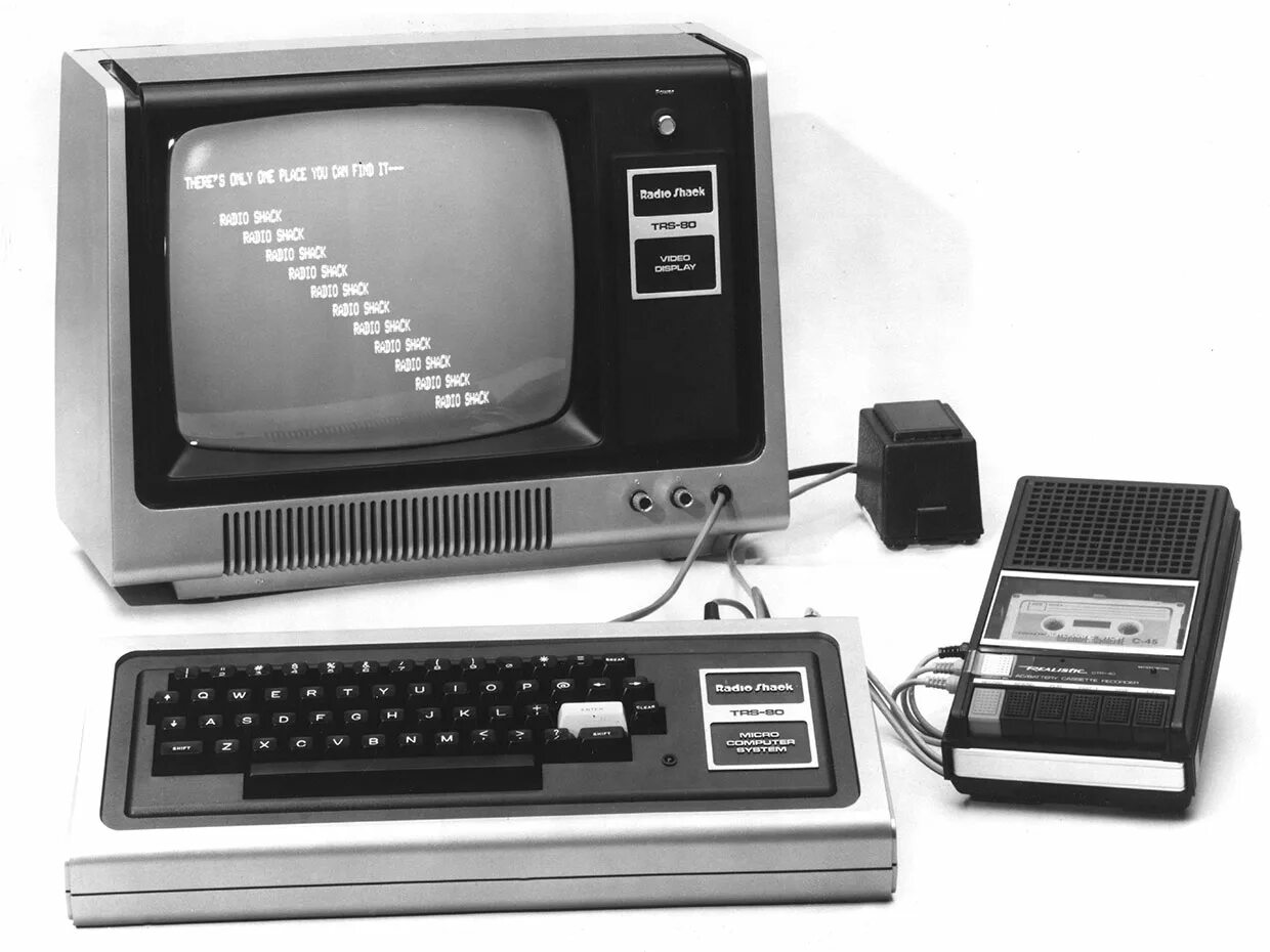 Ретро 2000 года. TRS-80. Компьютер TRS-80. TRS-80 model i. TRS-80 model 4.