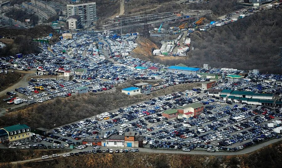 Купить автомобиль владивосток зеленый. Зелёный угол Владивосток. Зелёный рынок Владивосток. Зелёный угол Владивосток авторынок. Рынок зеленка во Владивостоке.