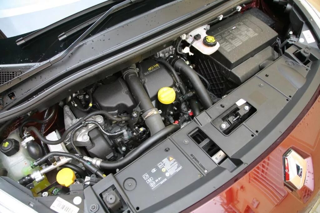 рено сценик 3 компоновка двигателя. 6 dci 130л. 5 дизель к9к. 5 дизель к9к. трубки под капотом рено меган 3 1.