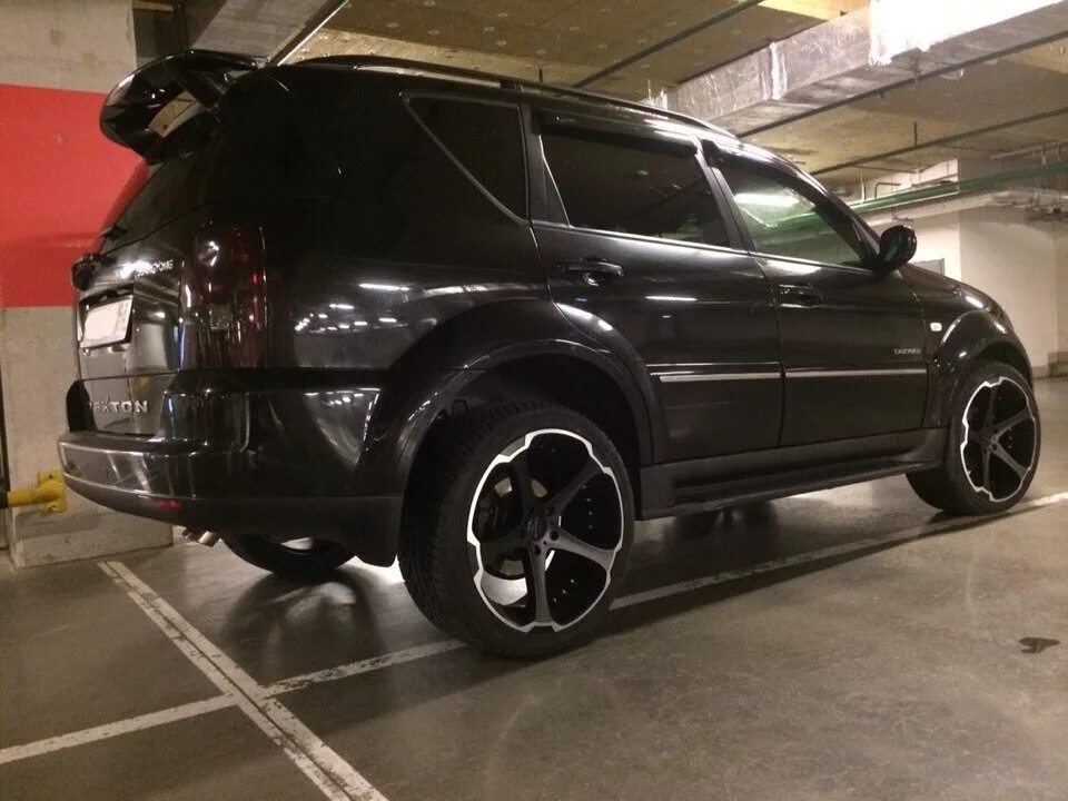 Рекстон 2. Кайрон диски r18 на санг енг. Rexton 2 на 18 дисках. Диски на рекстон 2. Диски на рекстон 1.