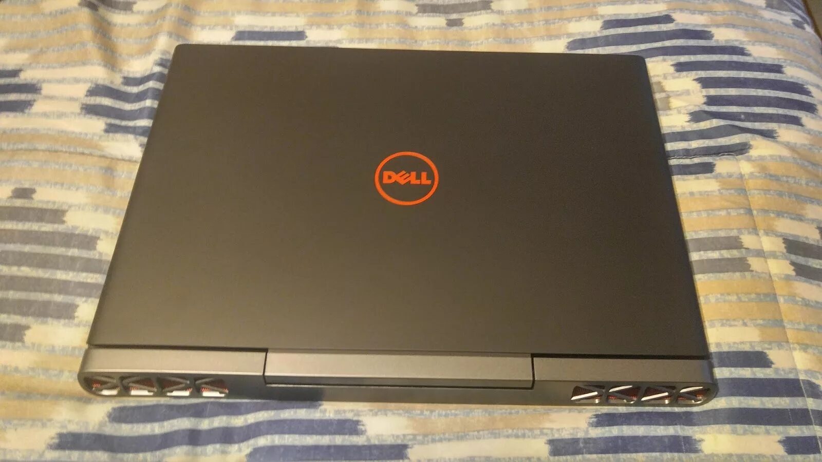 Dell 15 7000 gaming. Dell Inspiron 15 7000 Series 7547 p41f001. 7567r876. А7567 Sebs. Фото ноутбука программиста 380 250.