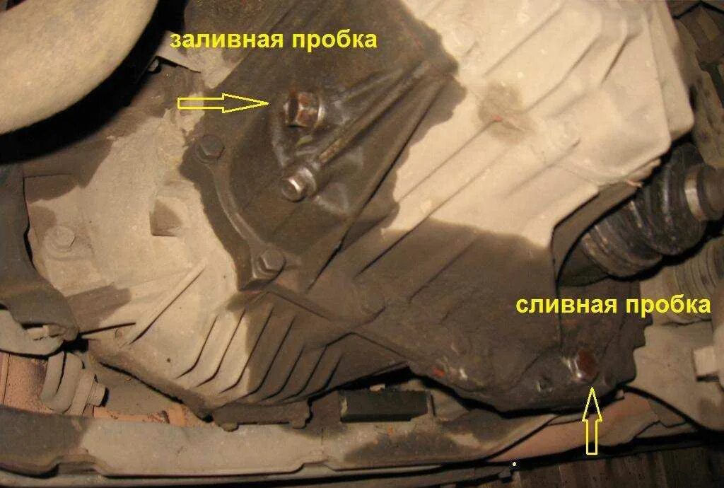 Где находится заливная пробка масла. Toyota corolla робот заливная пробка. заливная пробка королла 120. toyota corolla 120 кузов пробка масла. заливная пробка акпп камри 40 2,5.