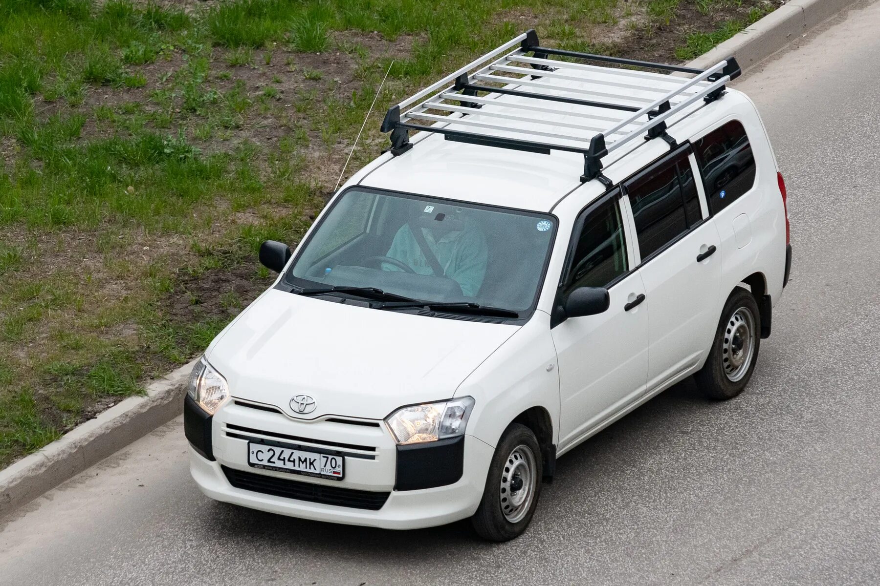 Пробокс крыша. Toyota probox. toyota probox 2018. toyota probox 50. автобокс на пробокс.