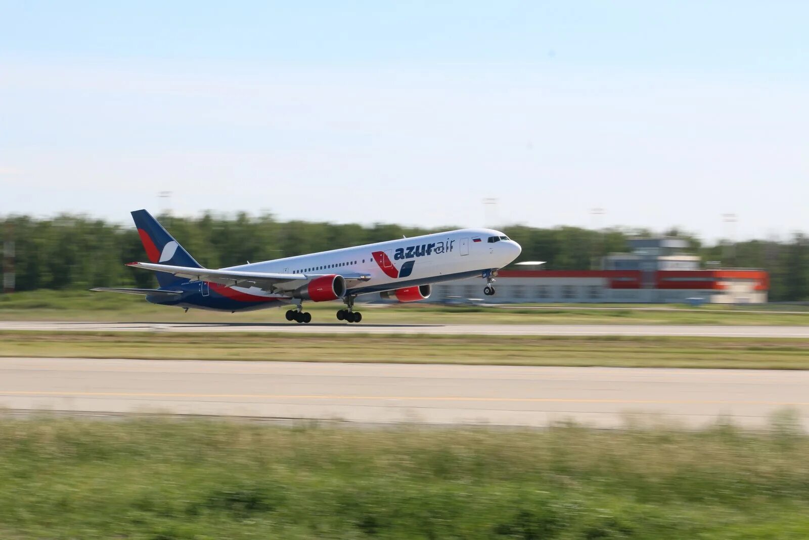 Азур эйр вылеты. Азур Эйр самолеты. Боинг 757 Катэкавиа. Флот Azur Air. Самолет авиакомпании авиакомпании Азур Эйр 2016.