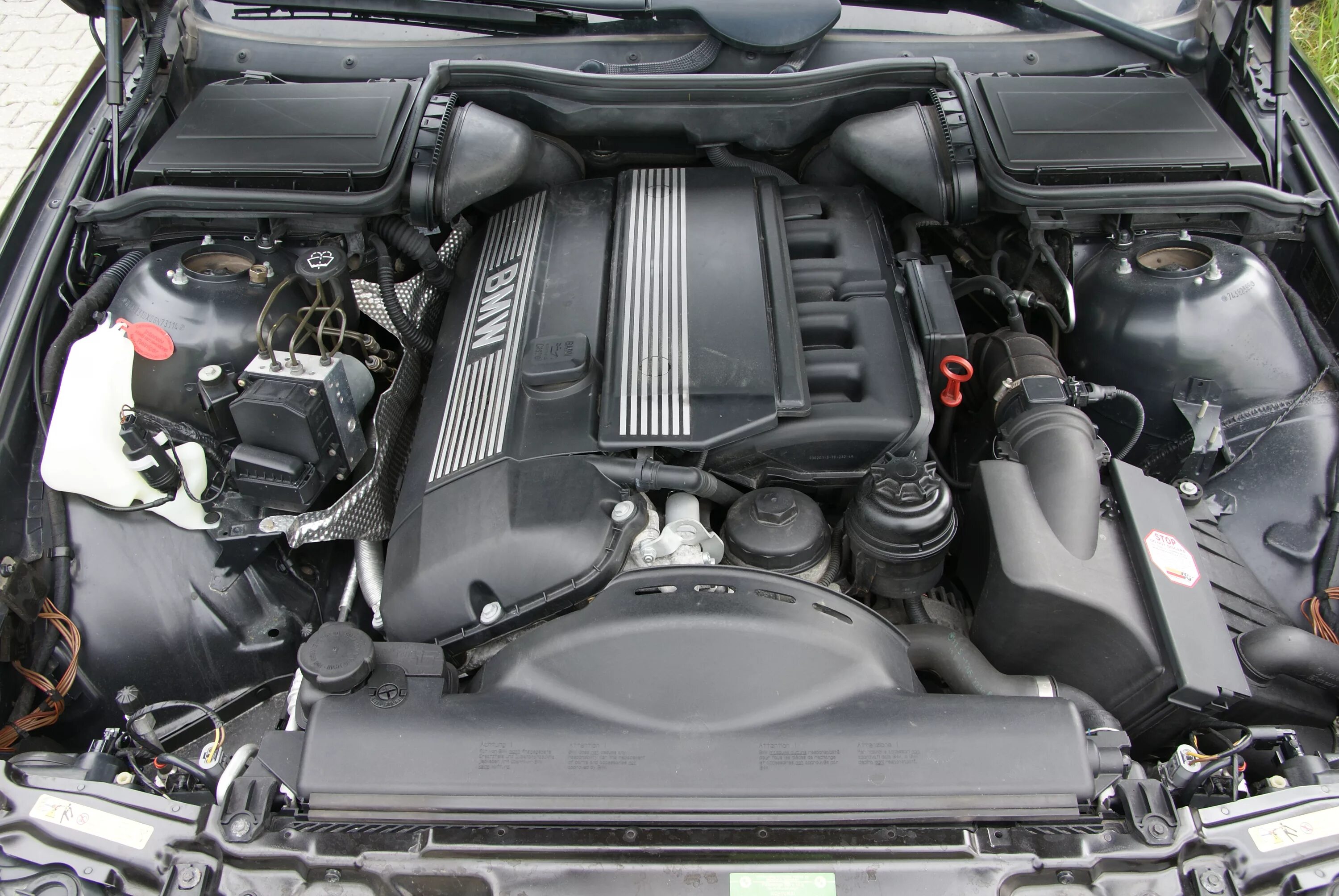 Е46 м47. БМВ 520i e39 мотор. БМВ м5 е39 мотор. BMW мотор m54 2.2. E39 BMW мотор.