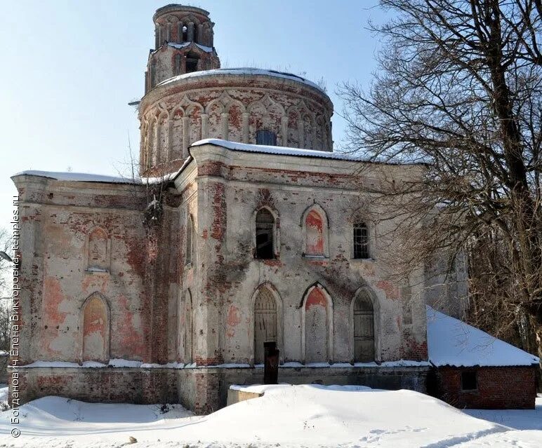 Сайт тарусского района. Храм Барятино Тарусский район. Барятино (Тарусский район). Храм Успения Пресвятой Богородицы в Барятино. Село Барятино Тарусского района.