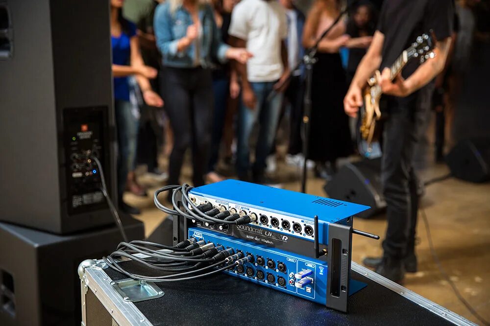 Концепция сцены. Сценические декорации из поликарбоната. Event engineering. Event engineering. Event engineering.