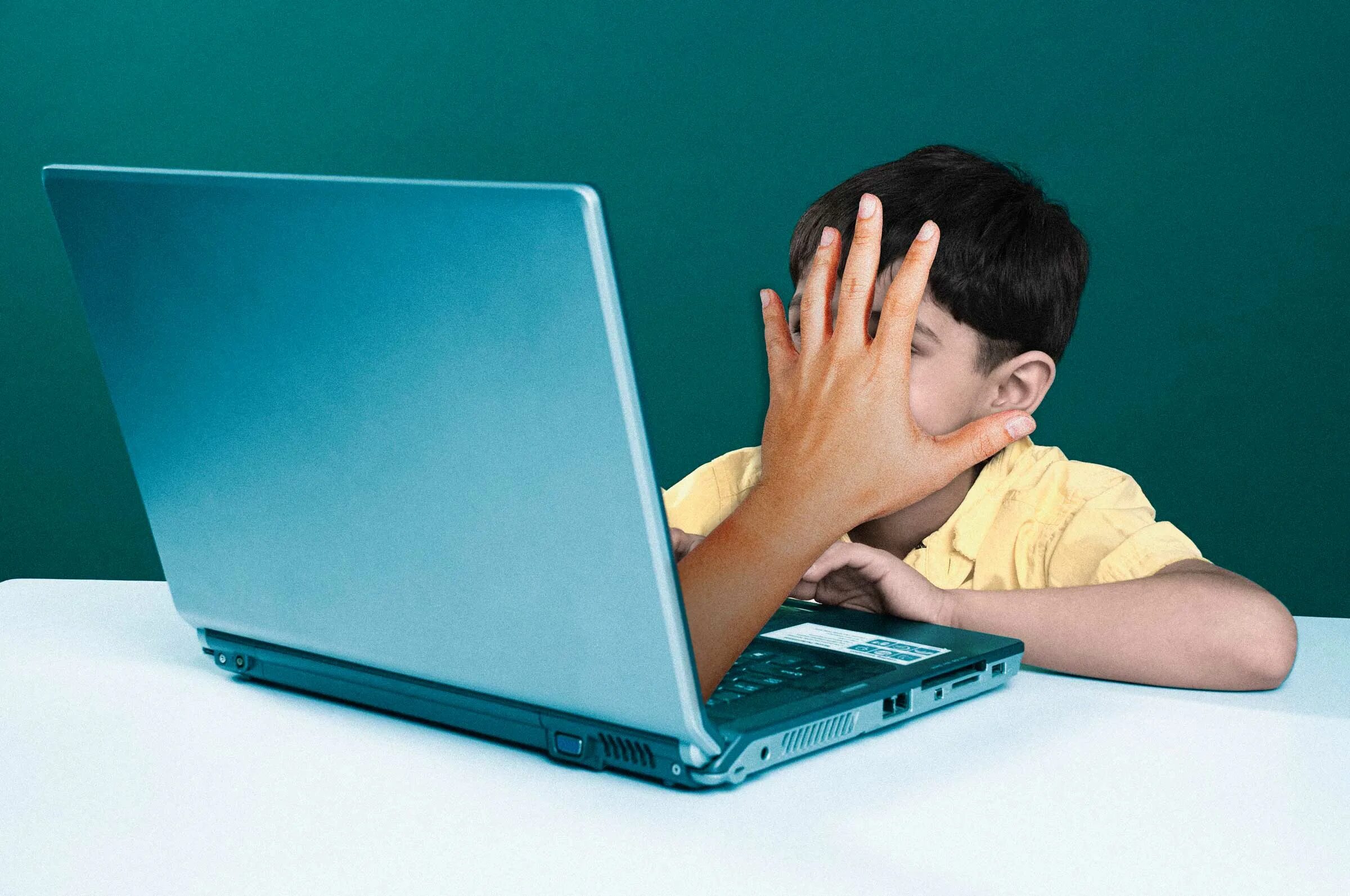 Интернет нулевых. Безопасность в интернете. Дети и компьютер безопасность. Безопасный интернет. Опасность общения в интернете.