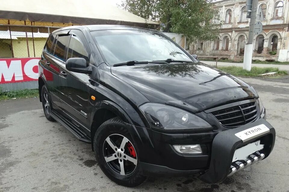 Авито купить саньенг кайрон. SSANGYONG Kyron Tuning. Тюнинг Санг енг Кайрон. SSANGYONG Kyron обвес. Тюнингованный саньенг Кайрон.