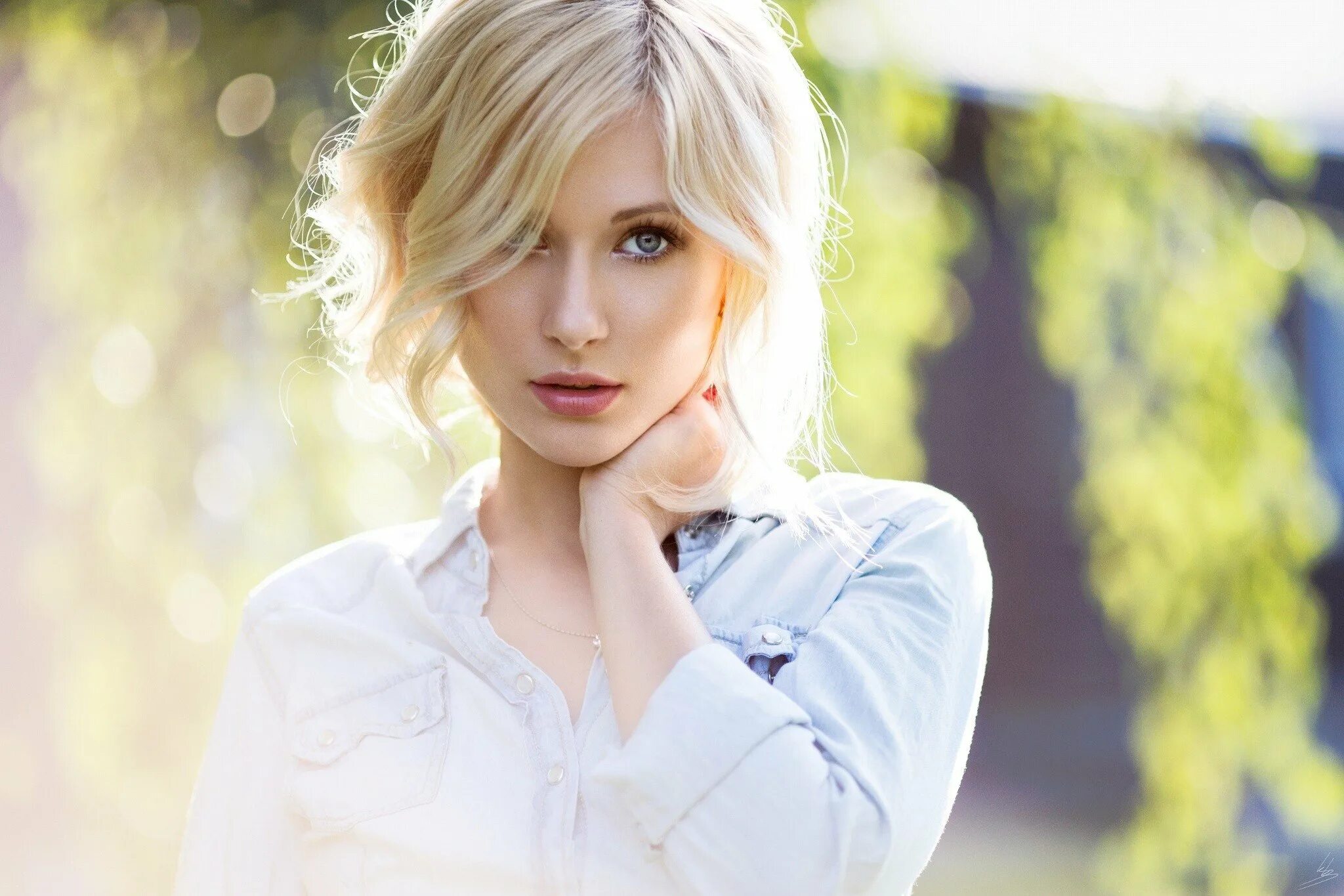 Милая девушка блондинка. Alexis ren блондинка. Красивая молодая девушка. Мартин кюн модель. Паула, мартин кюн.