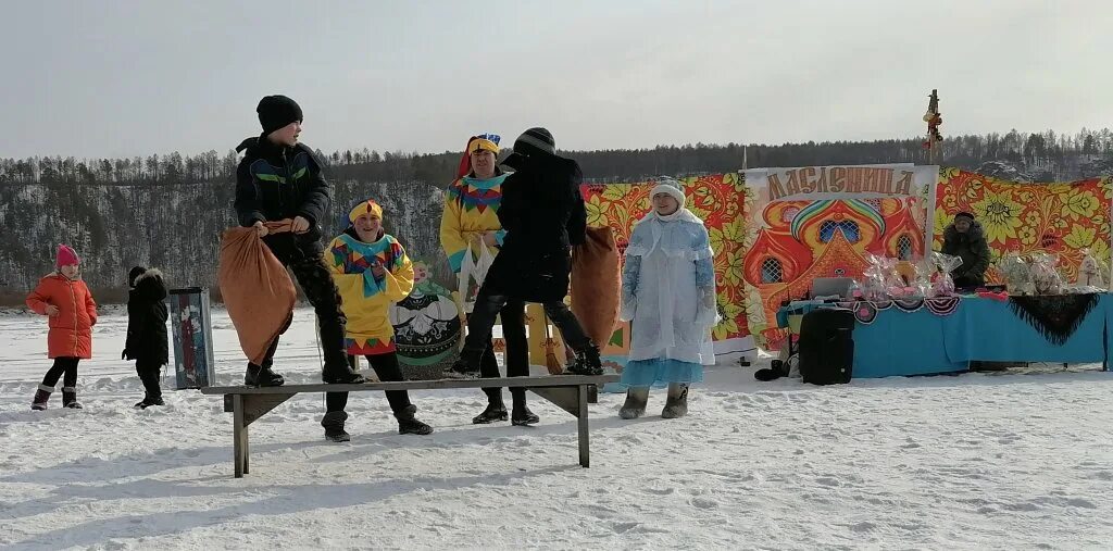 Погода в усть карске. Усть-Карск Забайкальский. Усть Карск школа. Глава поселка Усть Карское. Усть Карск мемориальный комплекс.