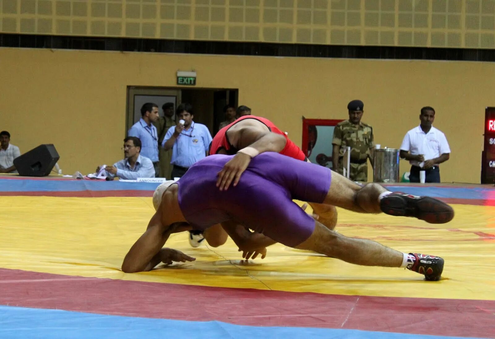 Finished by pin: Wrestling photoset 197