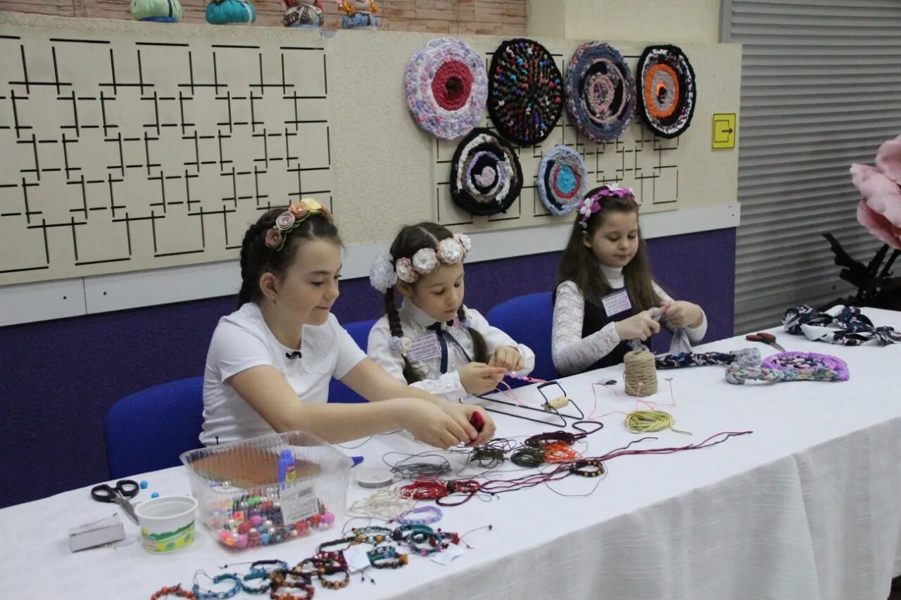 Шик студия. Студия корсаков. Люберцы корсакова больница. Краснофлотская 9 салон красоты изумруд в г. Советская 23 корсаков.