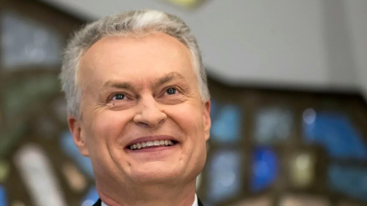 Литвы гитанас науседа. Гитанас науседа. науседа гинтарас. гитанас науседа фото.