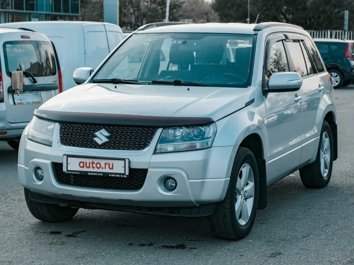 Джип Судзуки Витара. Suzuki - Grand Vitara - 3 Рестайлинг - 2.4. Suzuki Grand Vitara III Рестайлинг 2.4 4wd at (169 л.с.) бежевый с пробегом. Сузуки Гранд Витара Рестайлинг 2008 отличия.