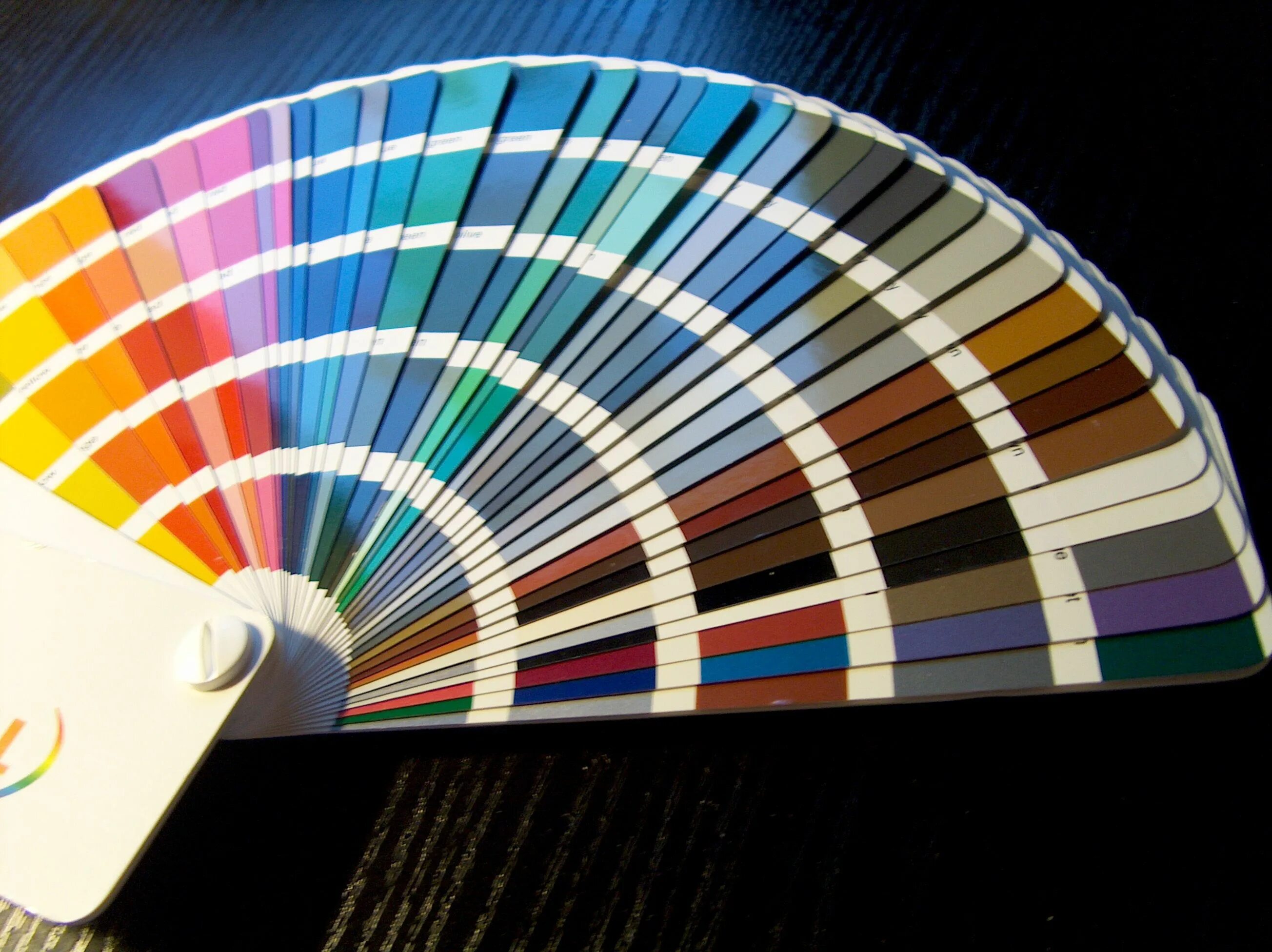 Технический цвет. Цветовой веер. Веер цветов для дизайнера. Цветовой веер для дизайнера интерьера. Палитра цветов для дизайнера.