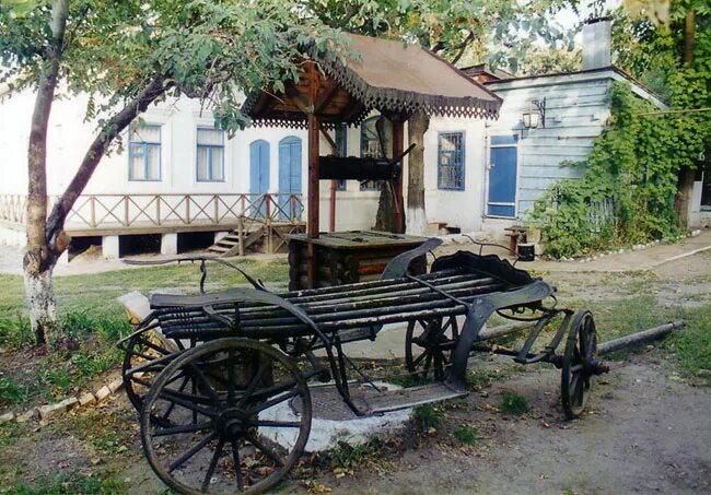Почтовая станция аксай музей. Аксай ростовская область музей почтовая станция. Почтовая станция аксай. Аксай ростовская область почтовая станция xix века. Почтовая станция xix века аксай.