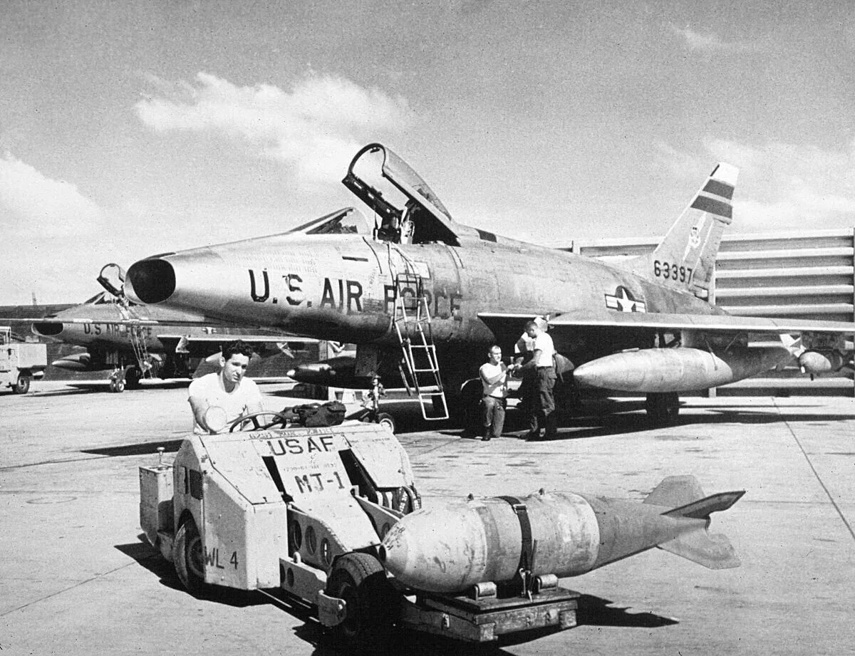 F 100. F-100f super sabre. f-100 super sabre. north american f-100 super sabre. north american f-100 super sabre вьетнам.