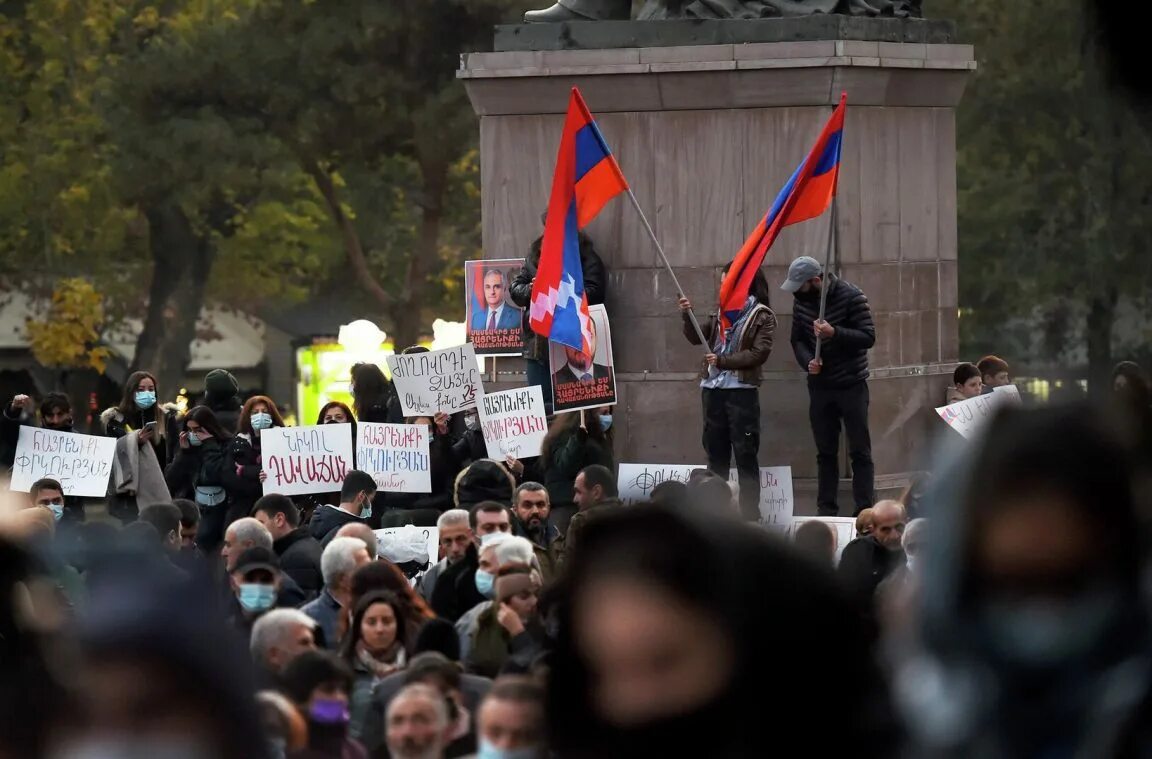 Армения революция 2018 пашинян. Митинг в армении. Митинг в армении. Митинг в армении. Митинг в армении 2020.