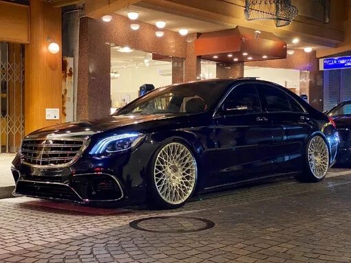 222 222 приложение. Mercedes 222. w222 amg рестайлинг r19. мерседес 222 амг рестайлинг темно синий. мерседес 222 темно синий.