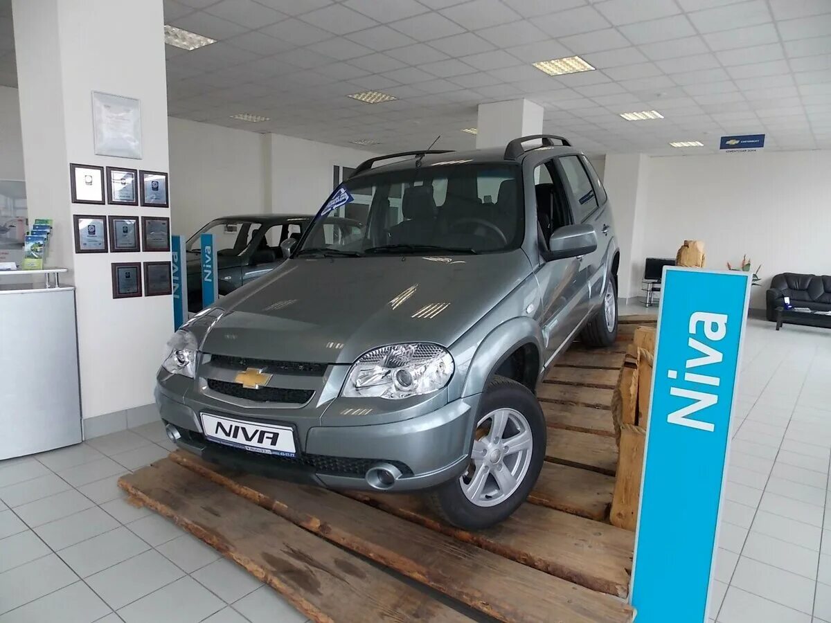 авто с пробегом. шевроле нива авто. иваново авто с пробегом частные. белый спортейдж 2010. авито ру тверь.