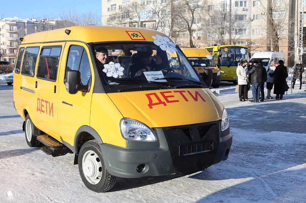 Номер амурского автовокзала. Амурские автобусы. Новые автобусы Благовещенск. Получение школьных автобусов в Амурской области в 2023 году. Амурские машины картинки.