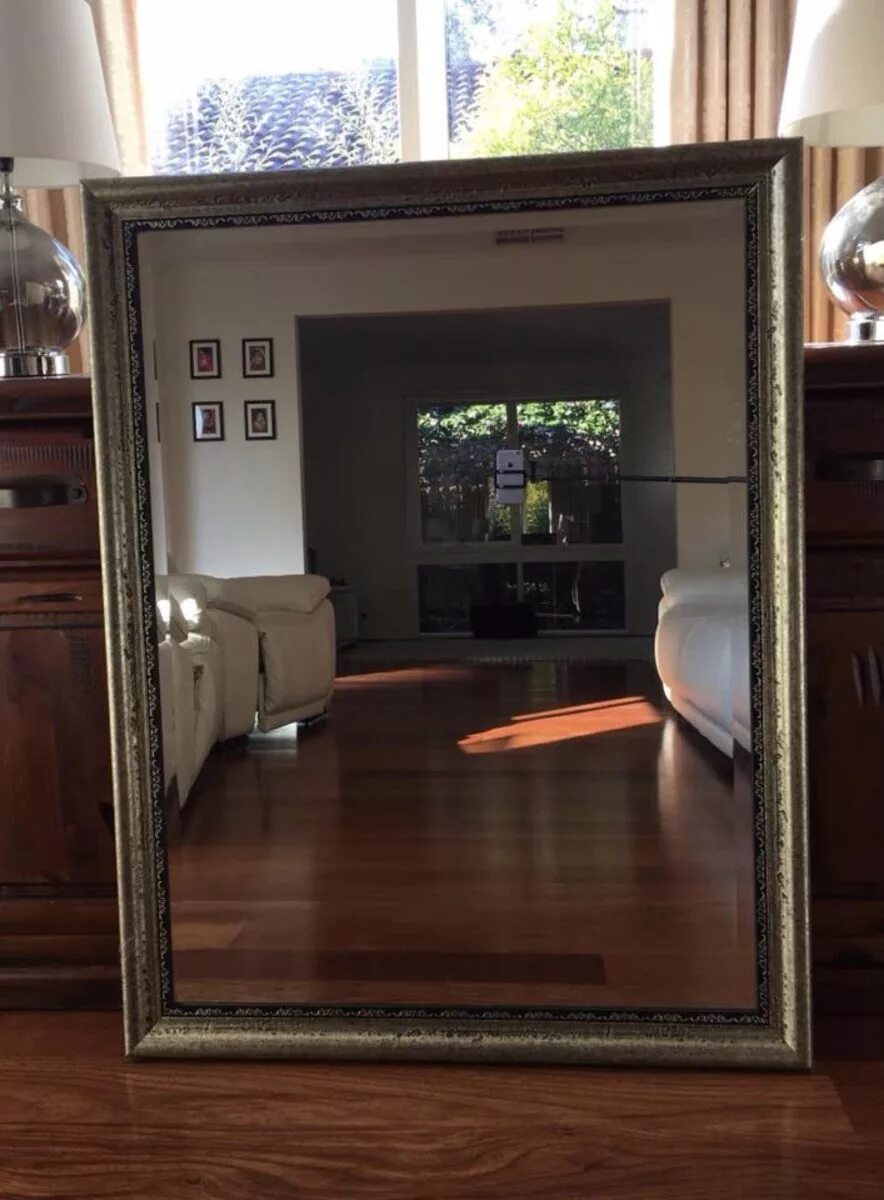 Авито зеркало телефон. Продается зеркало. Продажа зеркал. Продам зеркало. Предметное фото с зеркалом.